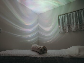 小鳥遊 タカナシ/施術室のプラネタリウム1