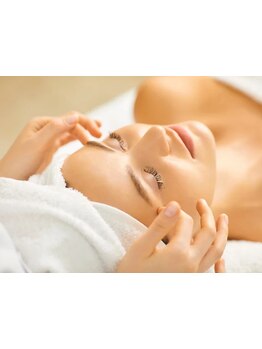 ホウレイ線・たるみ改善！予防ケア