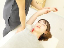 整体院カエデ(整体院KAEDE)/猫背矯正(肩のストレッチ)