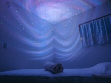 小鳥遊 タカナシ/施術室のプラネタリウム2