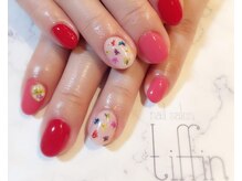 ネイルサロン ティフィン(tiffin)/押し花で春らしく☆