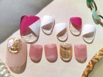 プラスネイル 銀座中央通り店(PLUS NAIL)の写真/可愛いフットデザイン豊富!毎月新作リリース!【触りたくなるすべすべかかと】になれる角質ケアメニュ-も◎