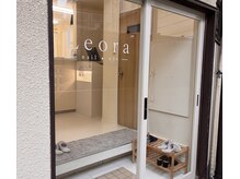 Leora nail+eye の雰囲気（入り口）