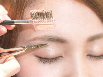 アトリエはるか コトチカ京都/眉カット　10分1980円！