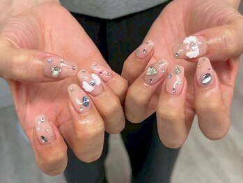 リンミウ(RiN.miu)/羽ネイル Momo