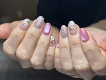 グロッシー ネイル 爪屋(Glossy nail)の写真/【毎月変わる定額デザインあり☆】圧倒的な美フォルムとモチの良さが自慢。オフ無料◎カラー変更もOKです♪