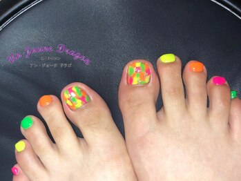 アン ジョーヌドラゴ/【フットネイル】ネオンネイル