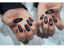 黒ネイル　男女ともにお勧め