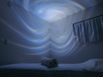 小鳥遊 タカナシ/施術室のプラネタリウム3