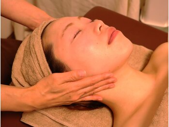 笑輝(エミシャイン)/角質ケアフェイシャル