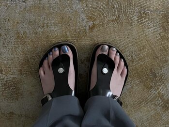 ハイネイルアンドアイ(Hi, nail&eye)の写真/【ハンド・フット★マグ・ミラー¥4,900/1カラー¥3,900】シンプルでも洗練されたネイルでワンランク上の指先