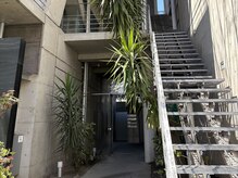 テンドット(ten.)の雰囲気（こちらの建物の奥のエレベーターで9階へ♪）