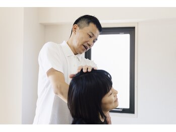 シンプル ライフアンドコンディショニング(Shinple Life&Coditioning)の写真/つらい首肩のお悩みにアプローチ◎マッサージや鍼、筋膜や原始反射のリリースなどで改善へと導きます!