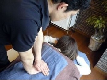 整体オガサワラ/常時清潔なタオル越しに施術です