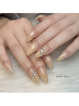 リッシュ ドゥ(RICHE deux)/ヌーディ×ビジューネイル