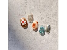 シルニー リム(Silny rim)/アシンメトリーニュアンスネイル