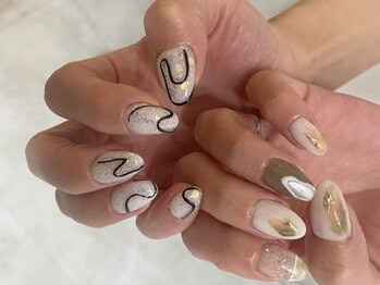 リアネイル(liaNail)/個性的ニュアンスネイル