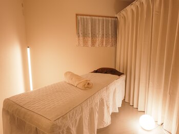 小鳥遊 タカナシ/施術室の雰囲気