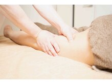 銀座マロニエ通り治療院/太もものリンパマッサージ