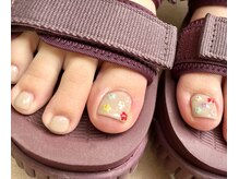 ルーム(RUM)/可愛いお花フットネイル