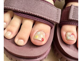 可愛いお花フットネイル