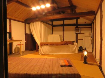 蔵しん/築１００年以上の蔵を改装