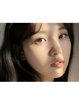 ナチュラル上品な目元にしたい