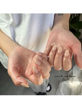 オン(On)/One color