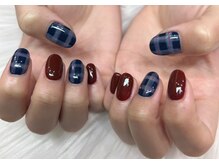 ネイルアンドアイラッシュスタジオ シュシュ(chouchou)/秋冬　チェック・赤・ワンカラー