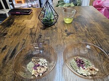 ミホズルーム(Miho‘s room)/2人でハーブ選び