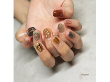 シルニー リム(Silny rim)/アシンメトリーニュアンスネイル