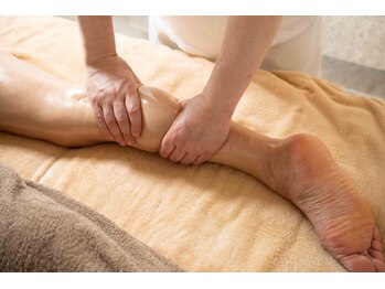 銀座マロニエ通り治療院/ふくらはぎのリンパマッサージ