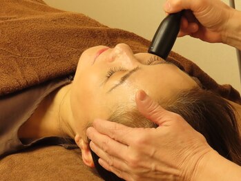 中野れいわ堂整体サロン/表情筋へ直接アプローチ