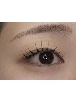 ナチュラル上品な目元にしたい