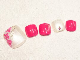 フット　ホワイトフラワーネイル