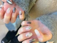 アイ アンド ネイル ロカヒ(Eye & nail LOKAHI)/無機質