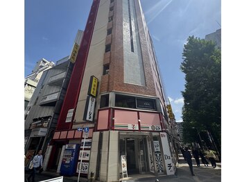 ゴリラアイブロウ 新宿店の写真/【駅近サロン！】新宿駅徒歩4分！学校帰り・仕事帰りにも通いやすいメンズ専門の眉毛サロンが新宿に上陸！