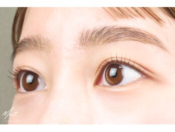 ムート(Mut.)/ナチュラルに綺麗な目元に。
