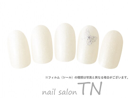 2026年冬トレンド】ホワイト ワンカラーのネイルデザイン集｜人気順