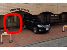 スリーシープ/WHY NOT様の左手に建物入口