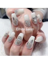 エミー(emmi)/