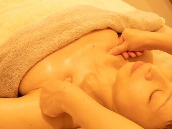 ラセラピー(RaTHERAPY)/デコルテはリンパと血管の密集地
