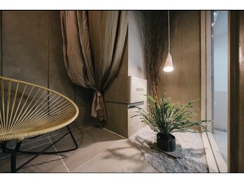 モモ 札幌(MOMO.)/落ち着いた待合室