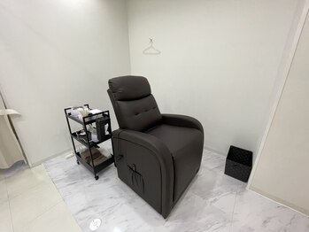 眉毛の王様 熊本店/店舗内装【熊本】