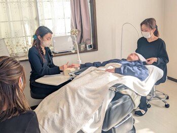 パワースポットビューティー(POWER SPOT BEAUTY)の写真/【多忙な女性は必見★】まつげ/ネイルの同時施術で時短美容◎一つのサロンで綺麗を叶えます♪