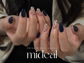 シンプルネイビードットデザイン