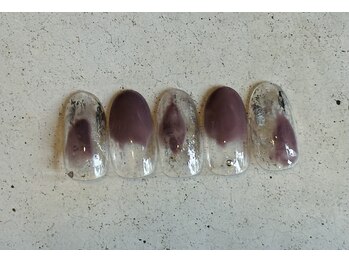 秋カラーの塗りかけネイル