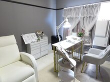 フラル(FULARU)の雰囲気（グレー調の落ち着いたお部屋のプライベートサロン♪）