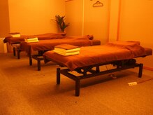 コリぜろっくす 天山店/ゆっくりくつろげる店内