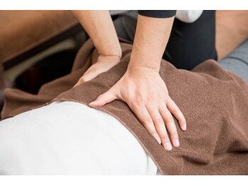 三ノ宮鍼灸院 接骨院の写真/腰に不調を抱える方！立ってられない、座ってられないを改善し、質の高い生活へ！繰り返す腰痛を改善◎